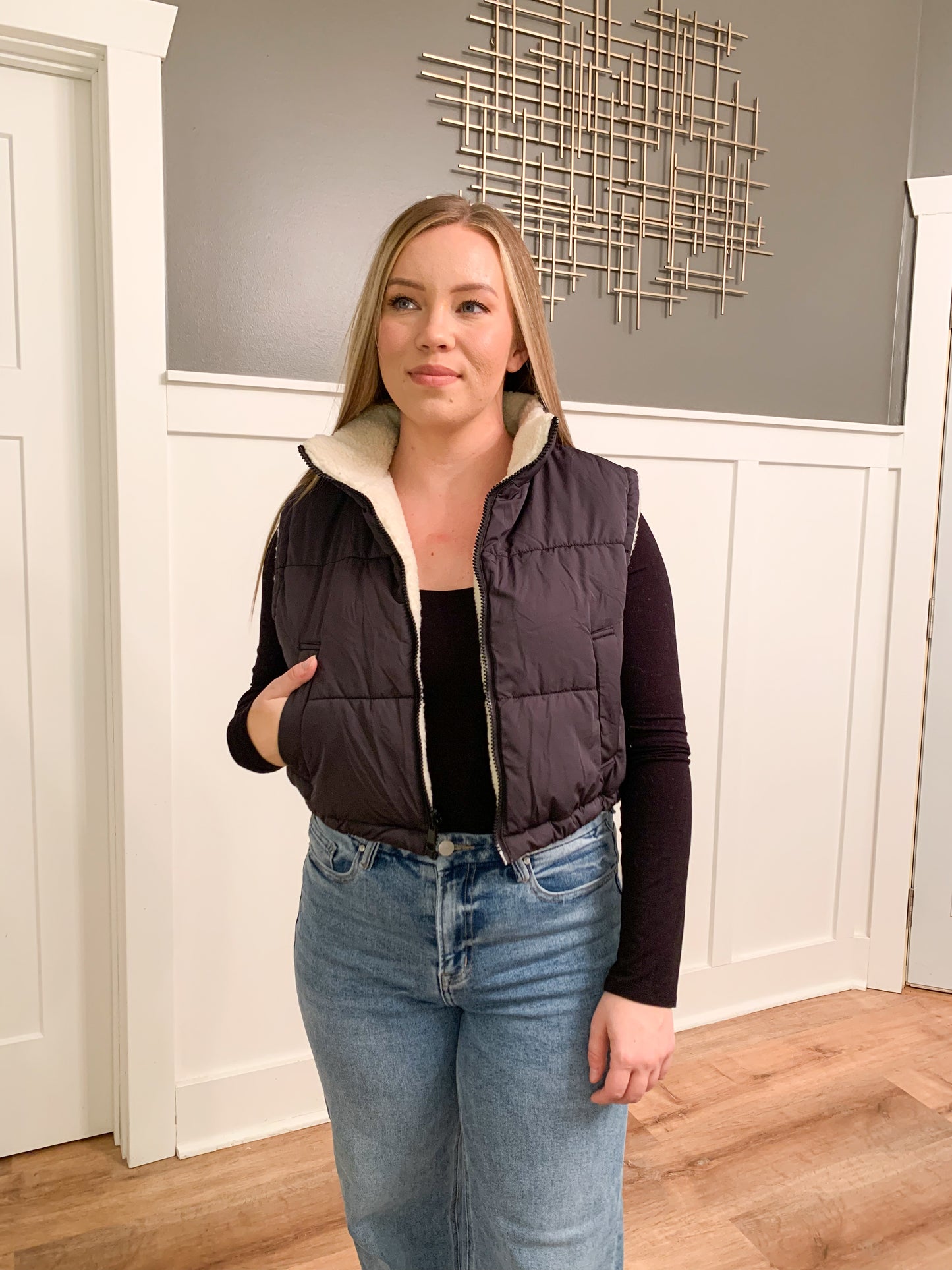 Noel Reversible Puffer Vest, Black