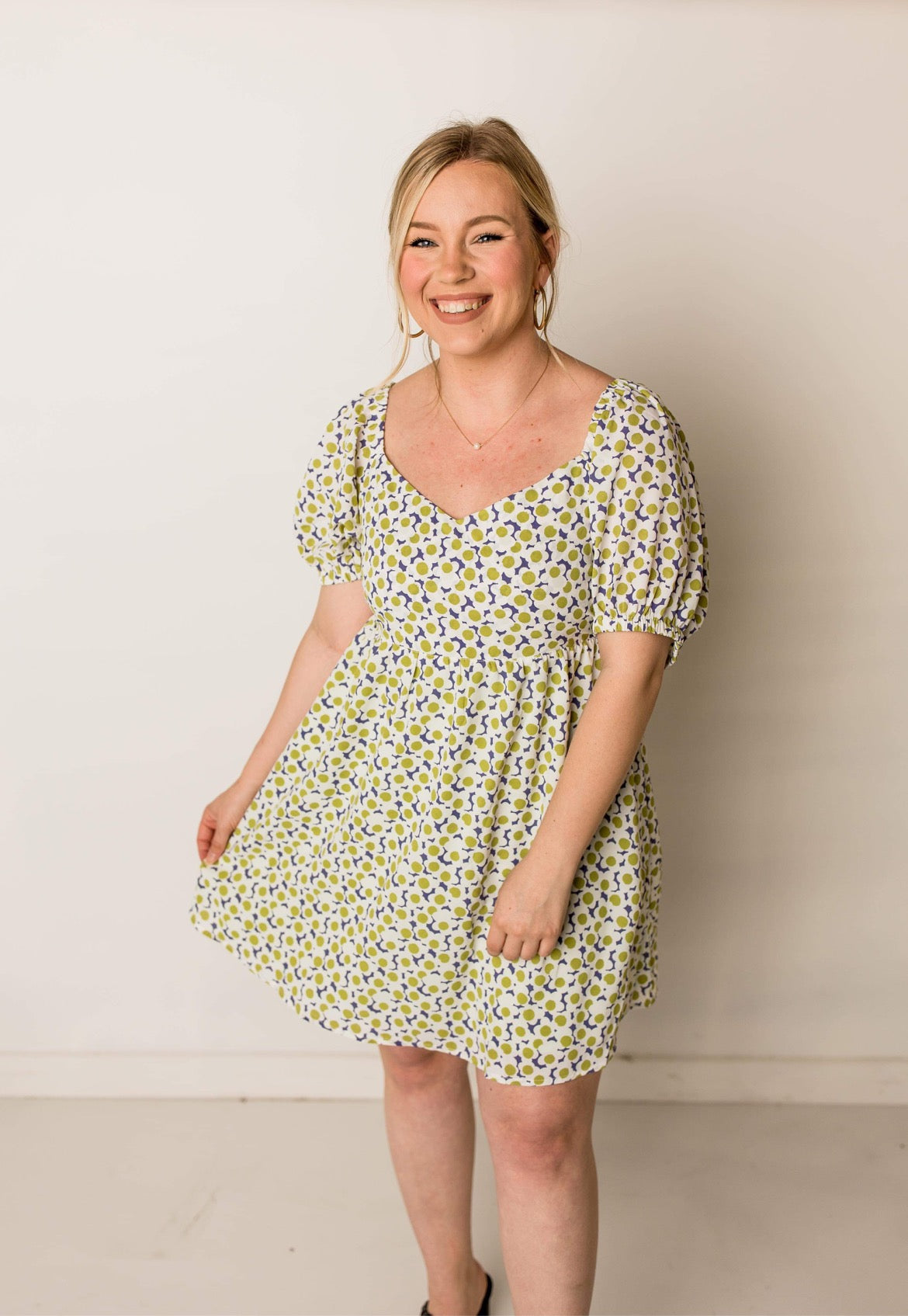 Drea Daisy Print Baby Doll Dress with Puff Sleeves, Lime Mix