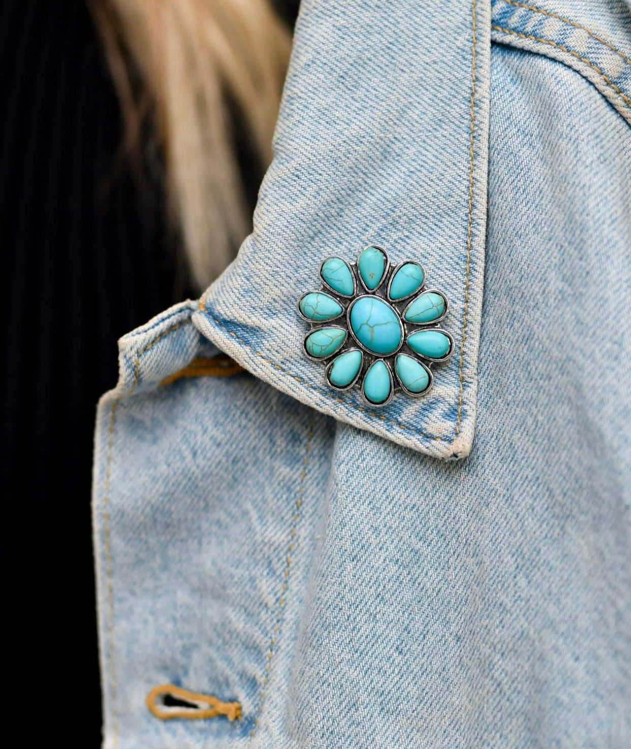 1.5" Turquoise Flower Pin