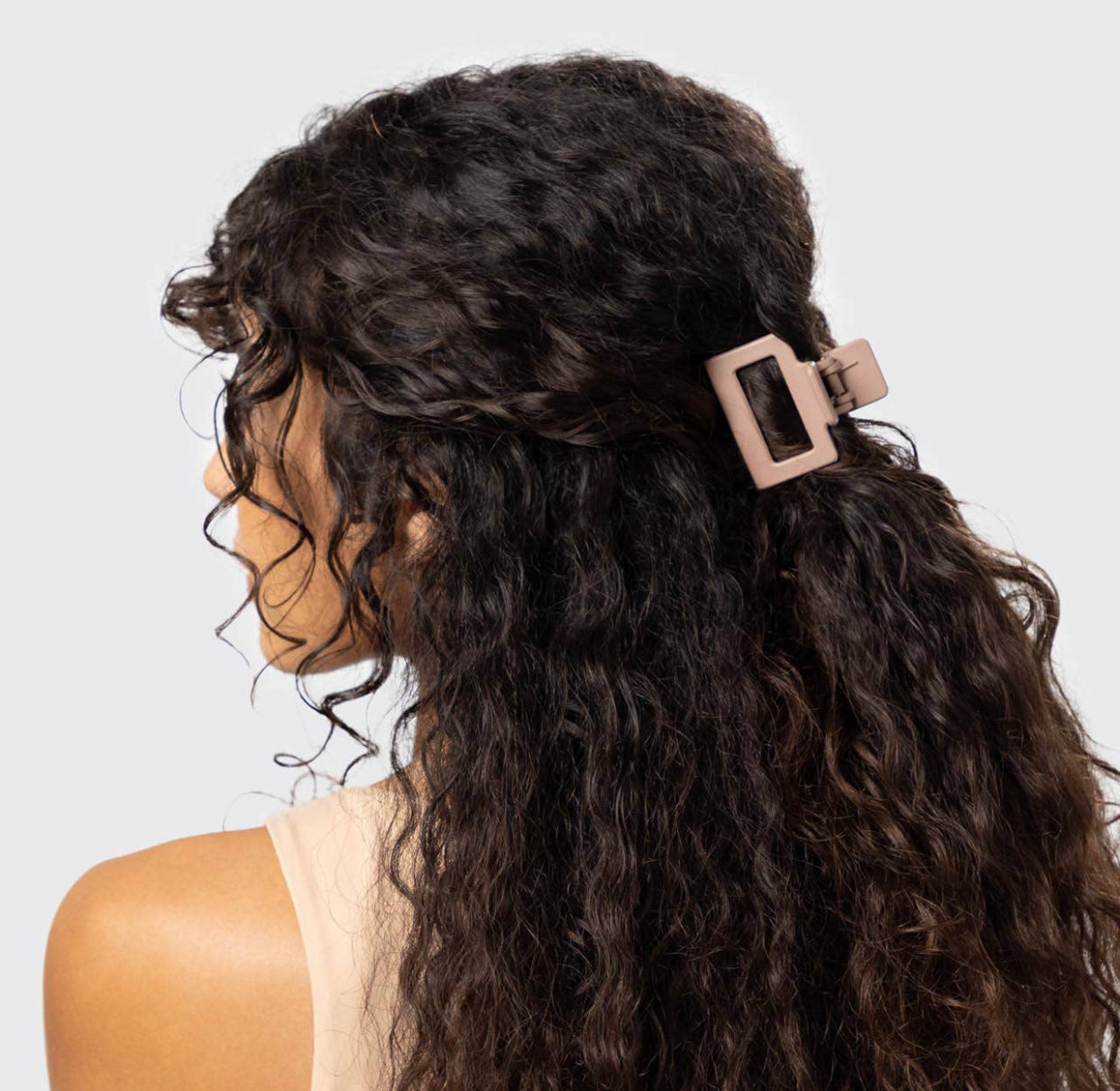 Kitsch Recycled Plastic 3 piece Claw Clip Set, Oversized Tan